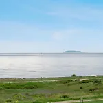 Dom wakacyjny Well-maintained With Sea View Close To Nature, The And *