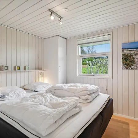 Well-maintained With Sea View Close To Nature, The And *